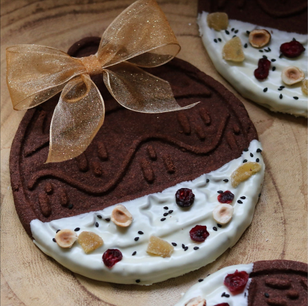 Biscuit boule de Noël - sablé pur beurre et chocolat noir ou blanc