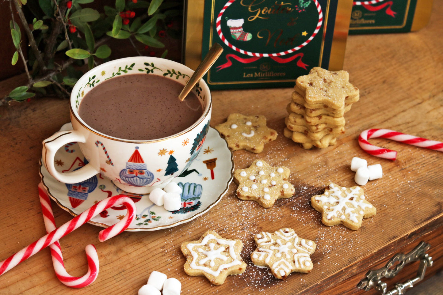 Coffret de Noël : biscuits caramel, cacao à boire et marshmallows